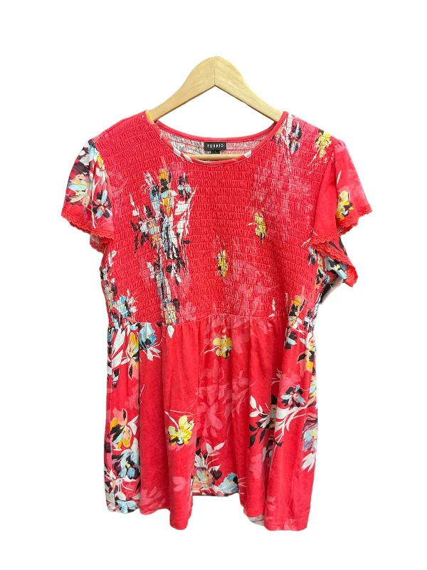 women's T-shirts with V-necksFloral Print Top Short Sleeve Torrid, Size 1x