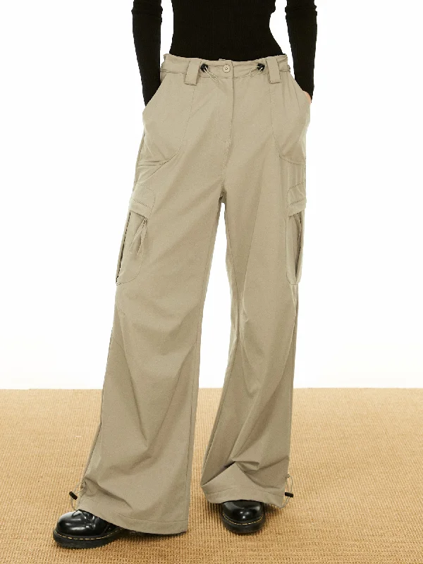 women's active pantsBerryBetty - Iconic Image Pockets Cargo Pants