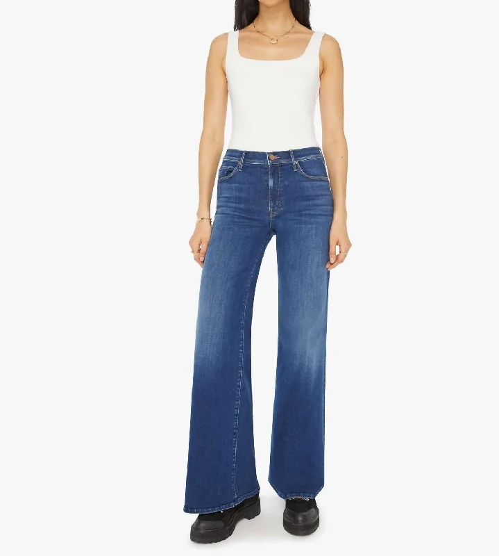 women's chic pantsTwister Sneak Jeans In On Your Left